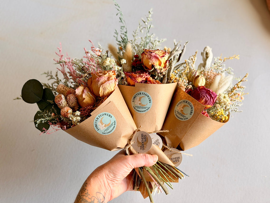 Le Vie in Rose | a Mini Rose Wildflower Bouquet