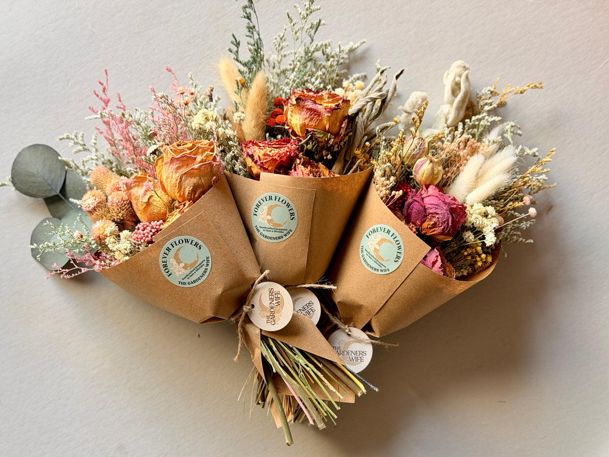 Le Vie in Rose | a Mini Rose Wildflower Bouquet