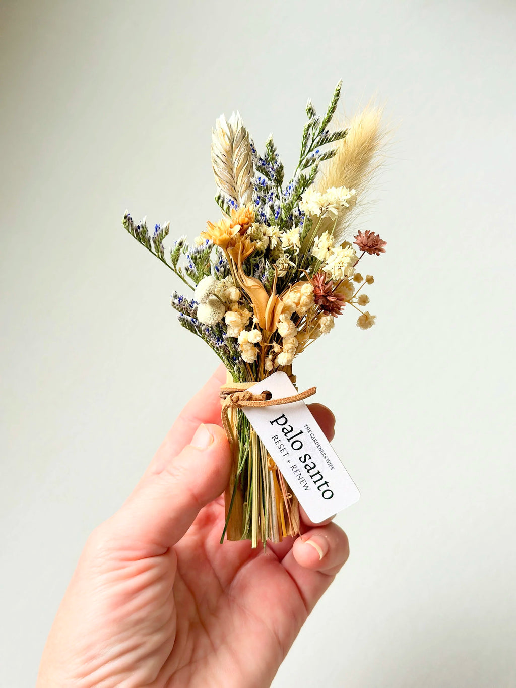 CLARITY + GROUNDING | Palo Santo & Flowers